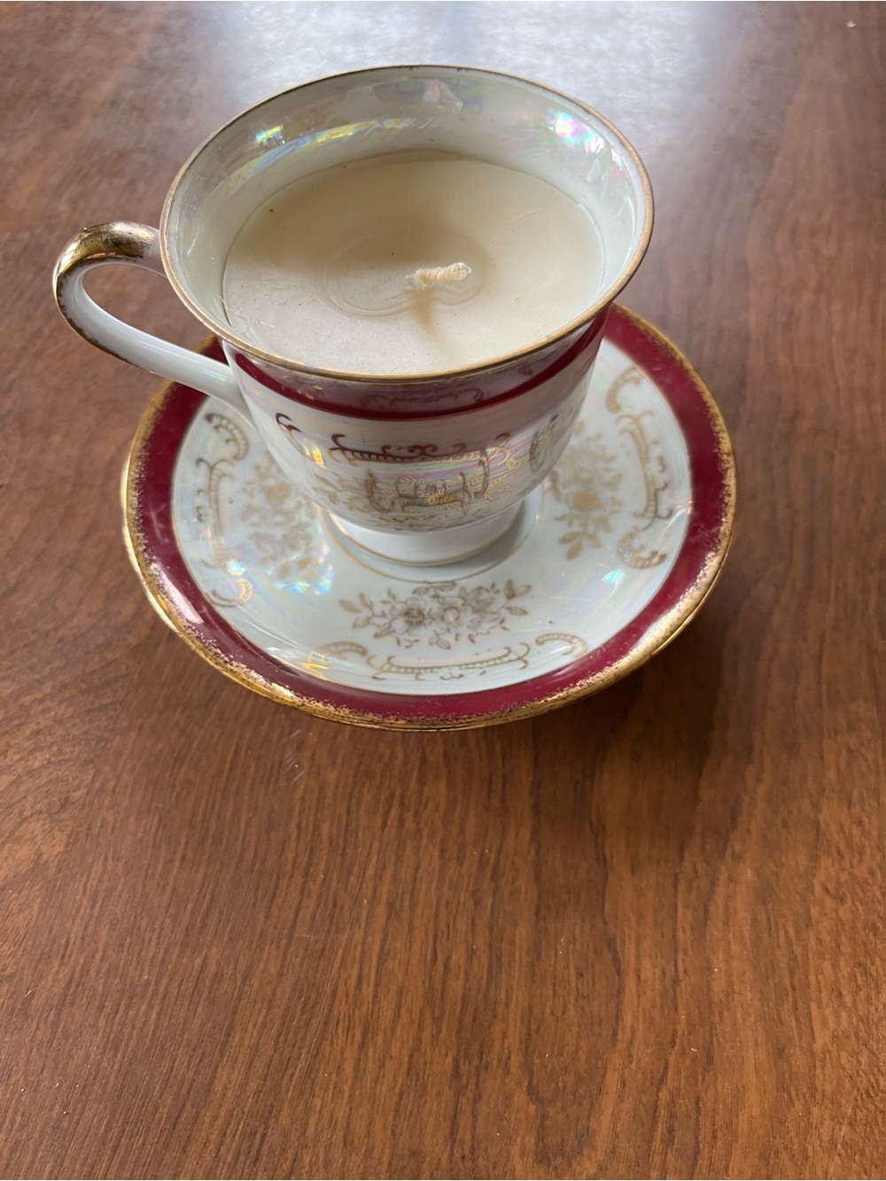 Elegant Burgundy & Gold Teacup Candle